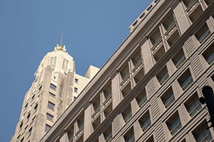 200 Carondelet